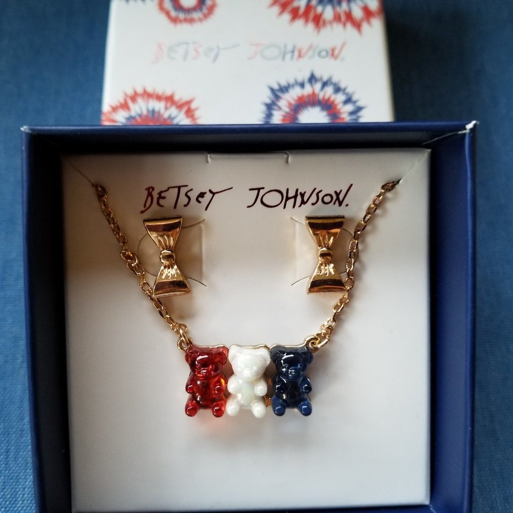 🧸❤️🤍💙Betsey Johnson 4th of July Gummy Bears Necklace - NWT&B💙🤍❤️🧸